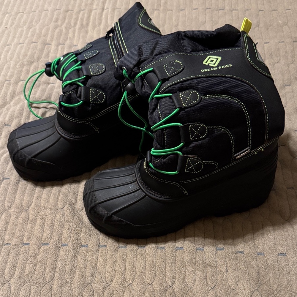 Dream Pairs Kids Black and Green Snow Boots